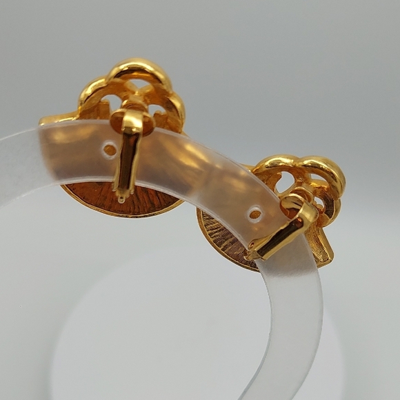 AVON 1992 Perusian Vintage Gold and Cream Enamel Clip Earrings EVC - Picture 3 of 9